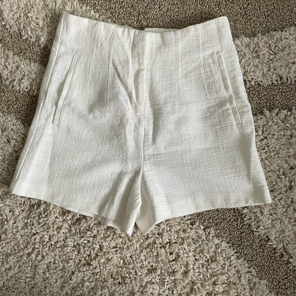 Zara High Rise White Shorts Size Small